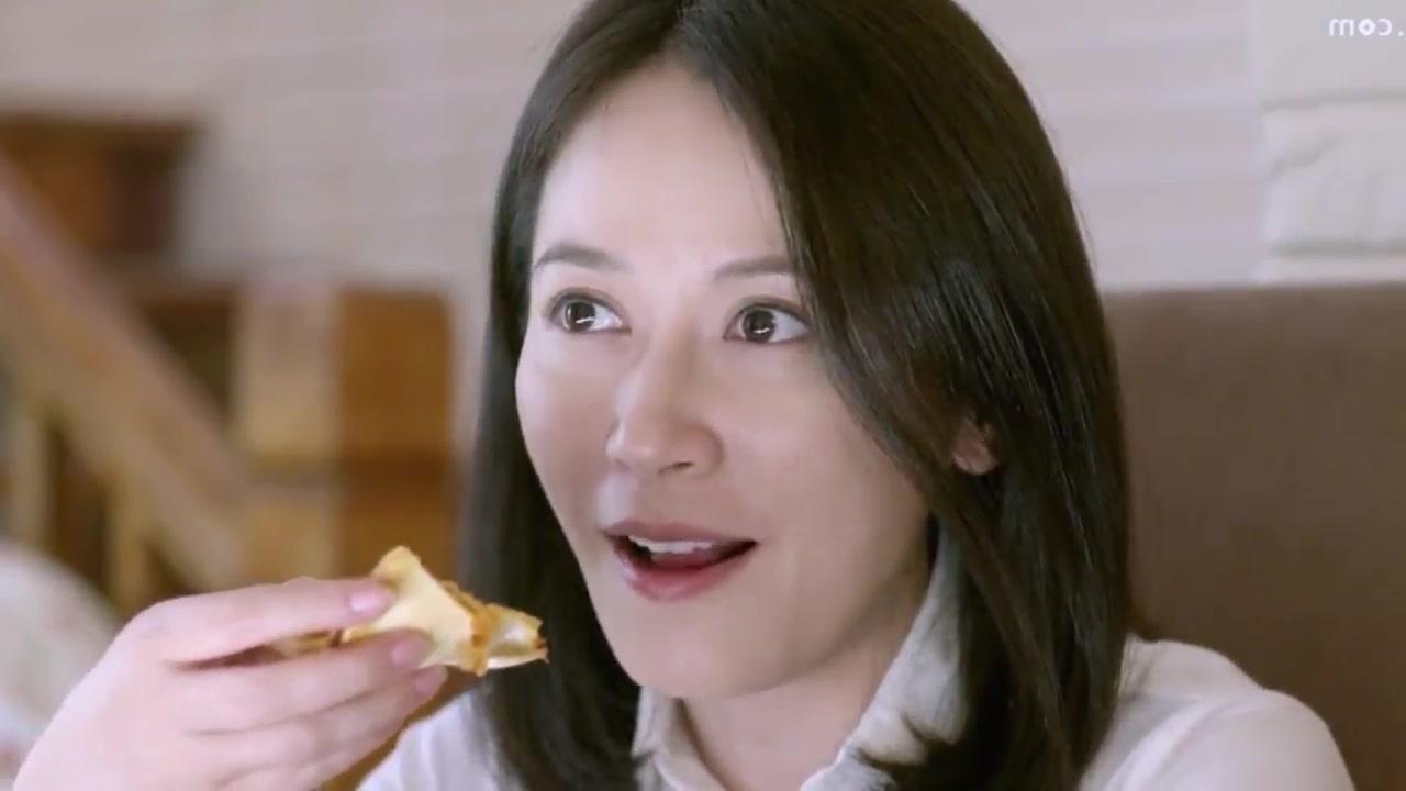 《大丈夫》赵康为顾晓岩擦去嘴角的披萨,俩人的感情又进一步!