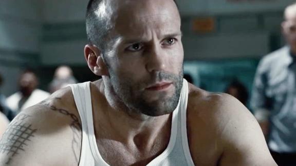 杰森斯坦森主演的死亡飞车惊险刺激,全程赛车火力全开,暴力升级