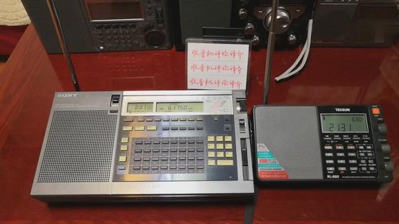 NO140：德生PL880与索尼ICF-2001D收音机在短波49米波段的对比