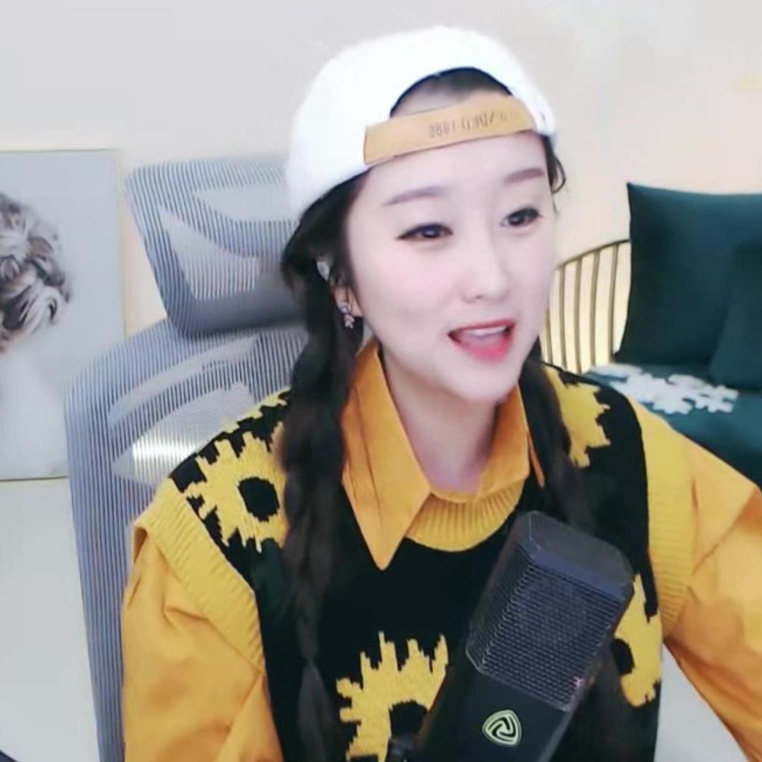 菲儿演唱《黄梅戏》一首经典老歌，但是却带着许多的回忆